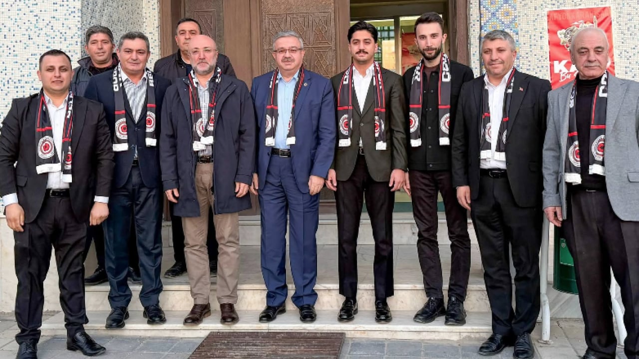 Foto - AK Parti heyeti Çobanlar'da gençlik iftarında gençlerle buluştu