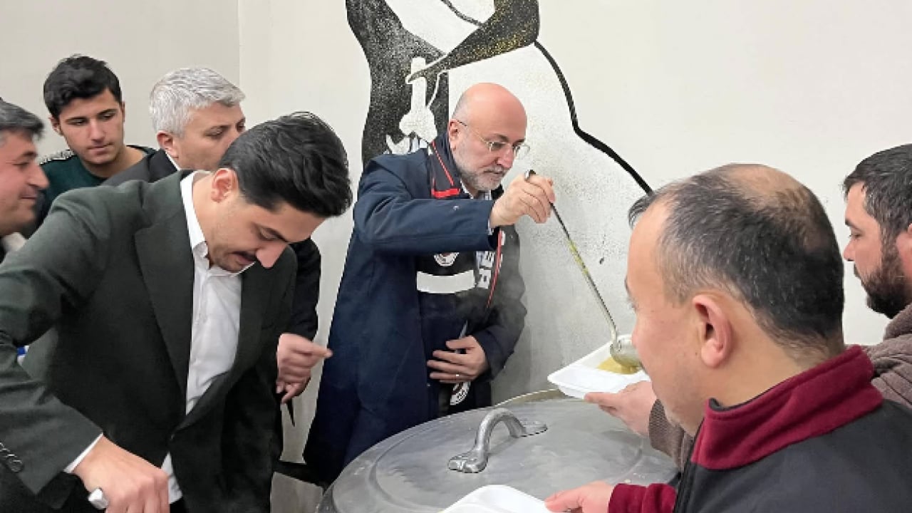 Foto - AK Parti heyeti Çobanlar'da gençlik iftarında gençlerle buluştu