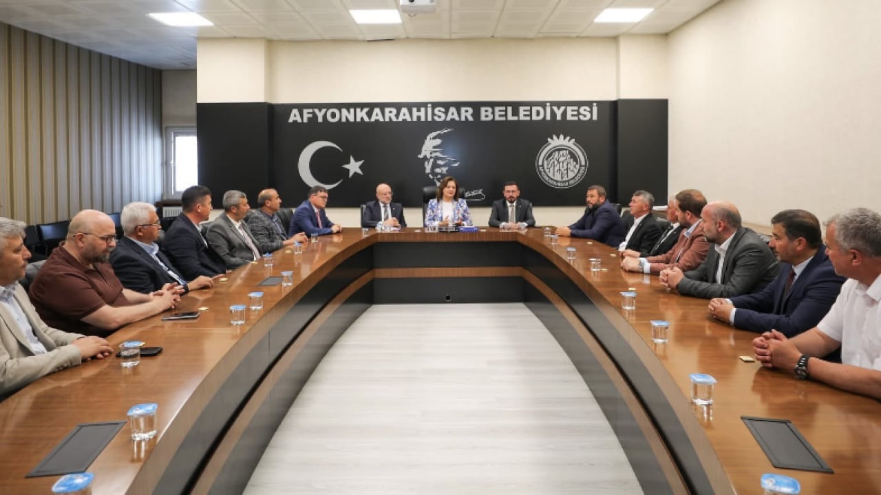 Foto - AK Parti İl ve İlçe Başkanlarından Burcu Köksal'a ziyaret! 