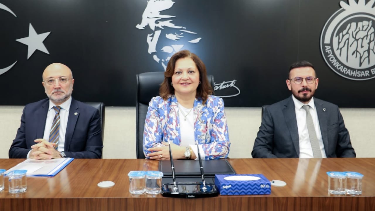 Foto - AK Parti İl ve İlçe Başkanlarından Burcu Köksal'a ziyaret! 