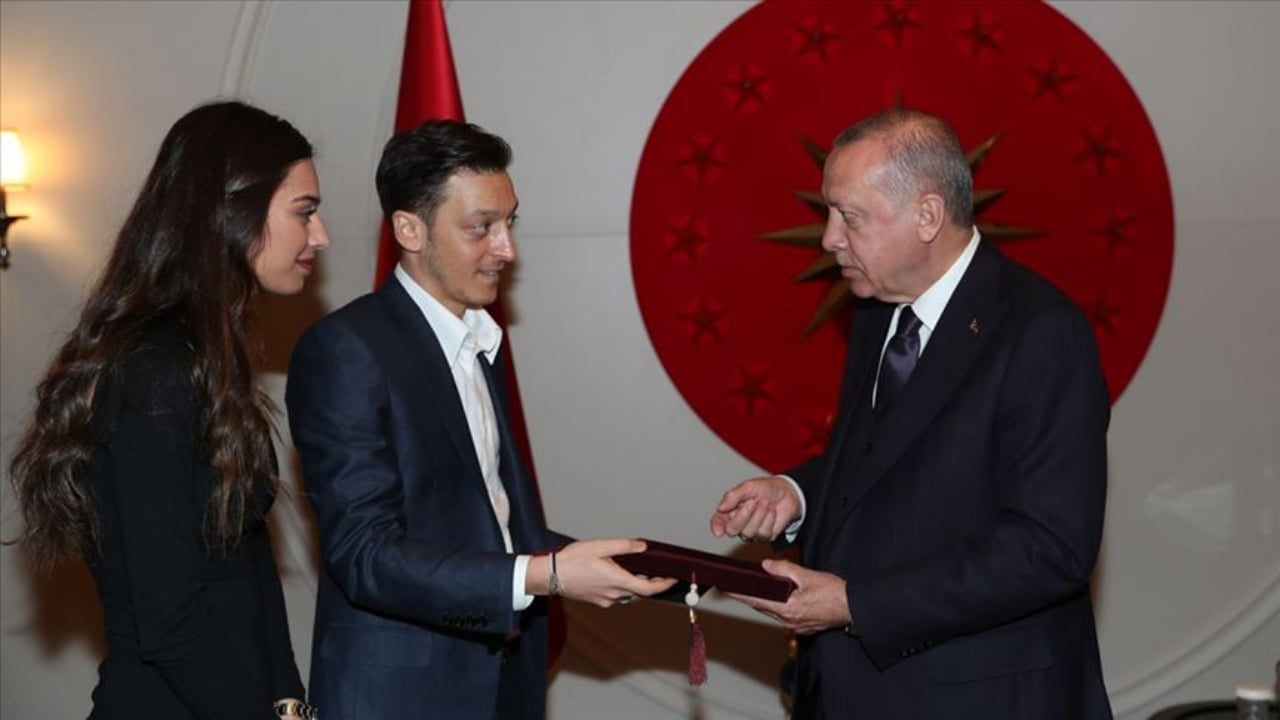 AK Parti MKYK üyesi olmuştu! Mesut Özil’den Tayyip Erdoğan’ı sevindirecek haber