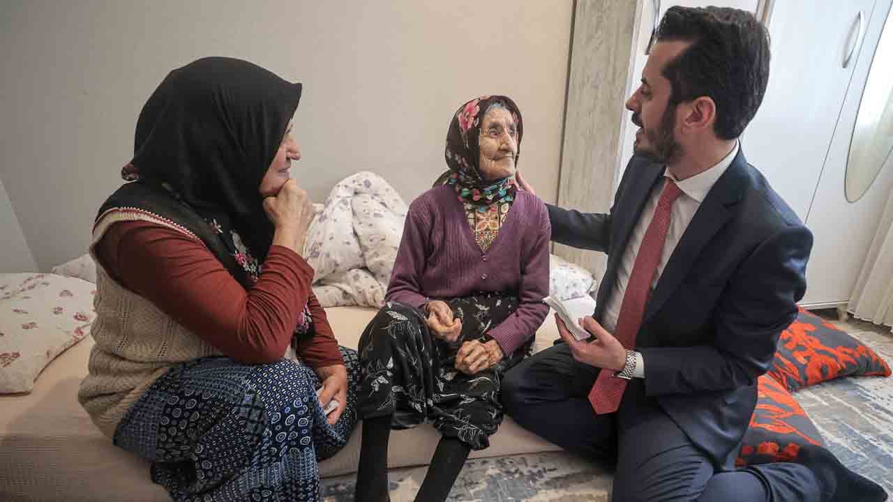 Foto - AK Parti teşkilatı ayağına götürdü: 121’lik ninenin Erdoğan hayali