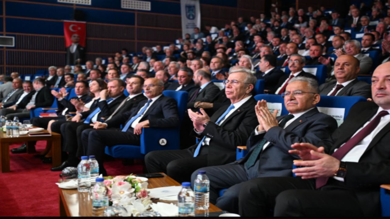 Foto - AK Parti ve CHP’den herkesi ters köşe yapan anlaşma! Mansur Yavaş yeniden başkan seçildi
