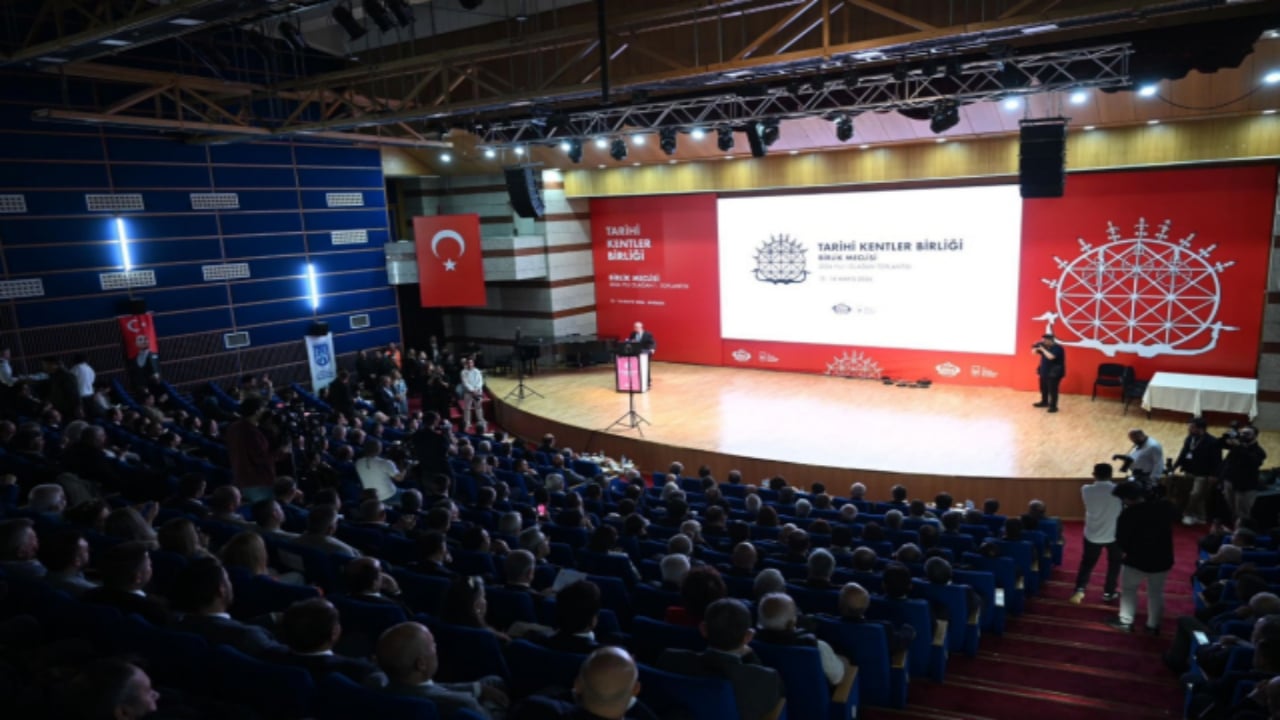 Foto - AK Parti ve CHP’den herkesi ters köşe yapan anlaşma! Mansur Yavaş yeniden başkan seçildi
