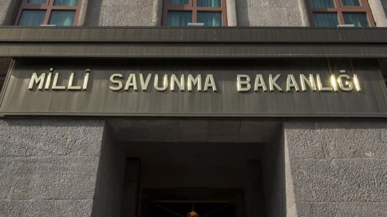 Foto - AK Partili başkan ortaya atmıştı! Tüm Türkiye’yi şaşırtan "Çiğli Jet Üssü" iddiasının aslı ortaya çıktı