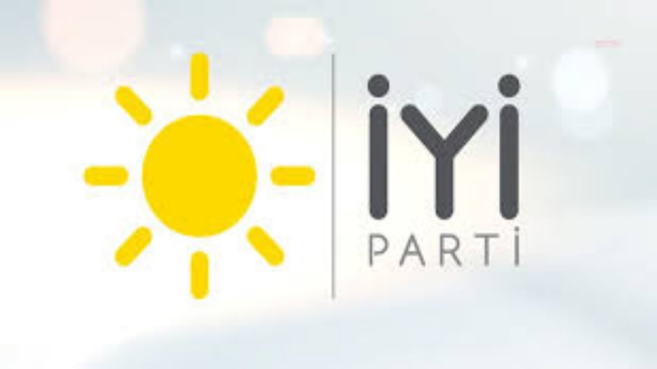 Foto - AK Partili belediye başkanına kıyafeti üzerinden alçakça sözler! Tepki üstüne tepki yağıyor 