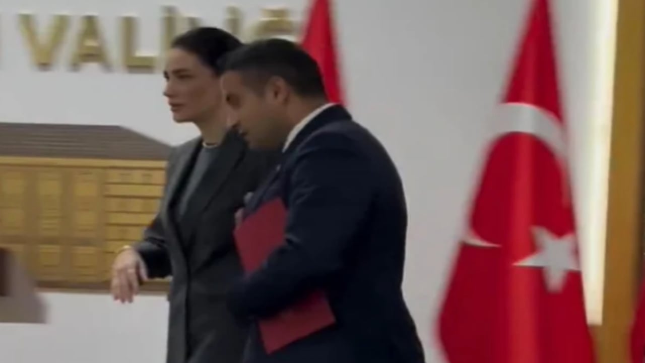 Foto - AK Partili milletvekiline toplantı şoku! Resmen neye uğradığını şaşırdı