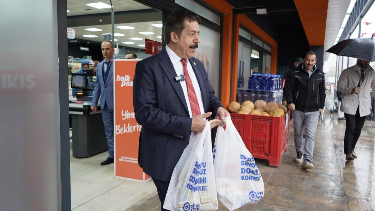 Foto - AK Partili vekil Fırat, halk pazarı marketinde alışveriş yaptı: Hem üretici hem tüketici kazanıyor