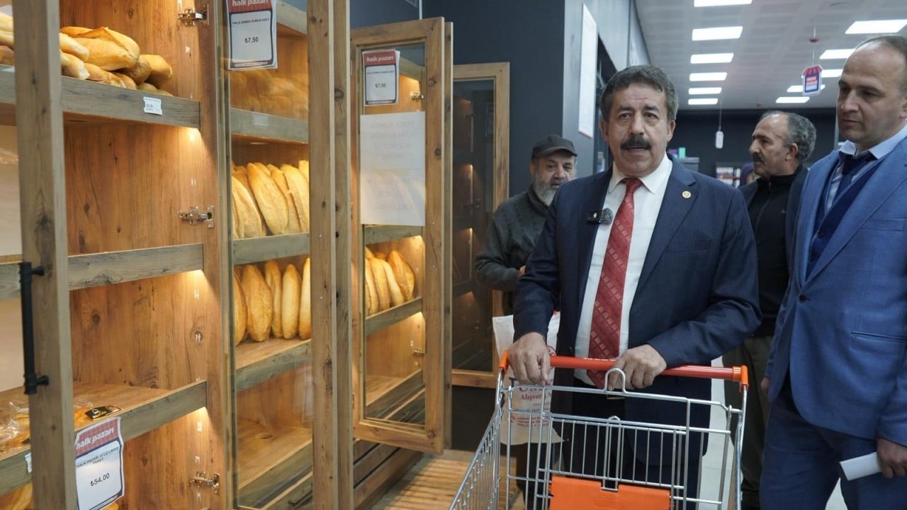 Foto - AK Partili vekil Fırat, halk pazarı marketinde alışveriş yaptı: Hem üretici hem tüketici kazanıyor