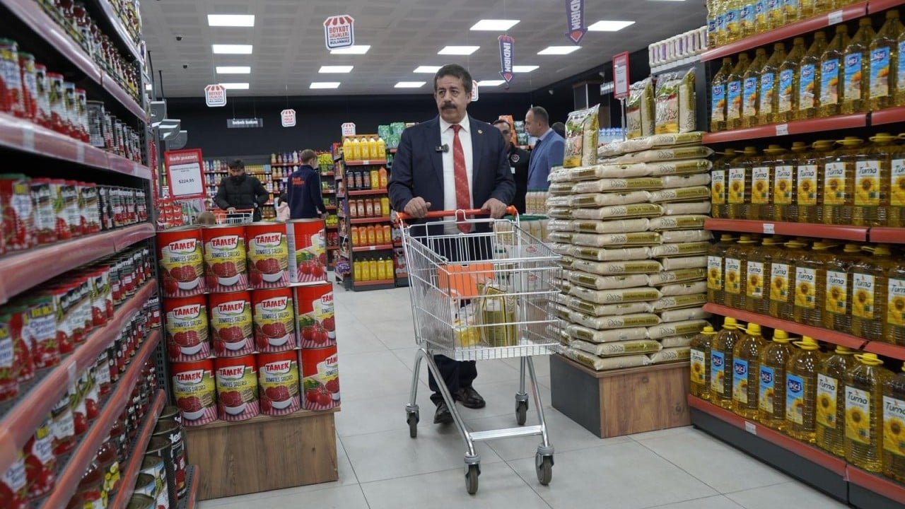 Foto - AK Partili vekil Fırat, halk pazarı marketinde alışveriş yaptı: Hem üretici hem tüketici kazanıyor