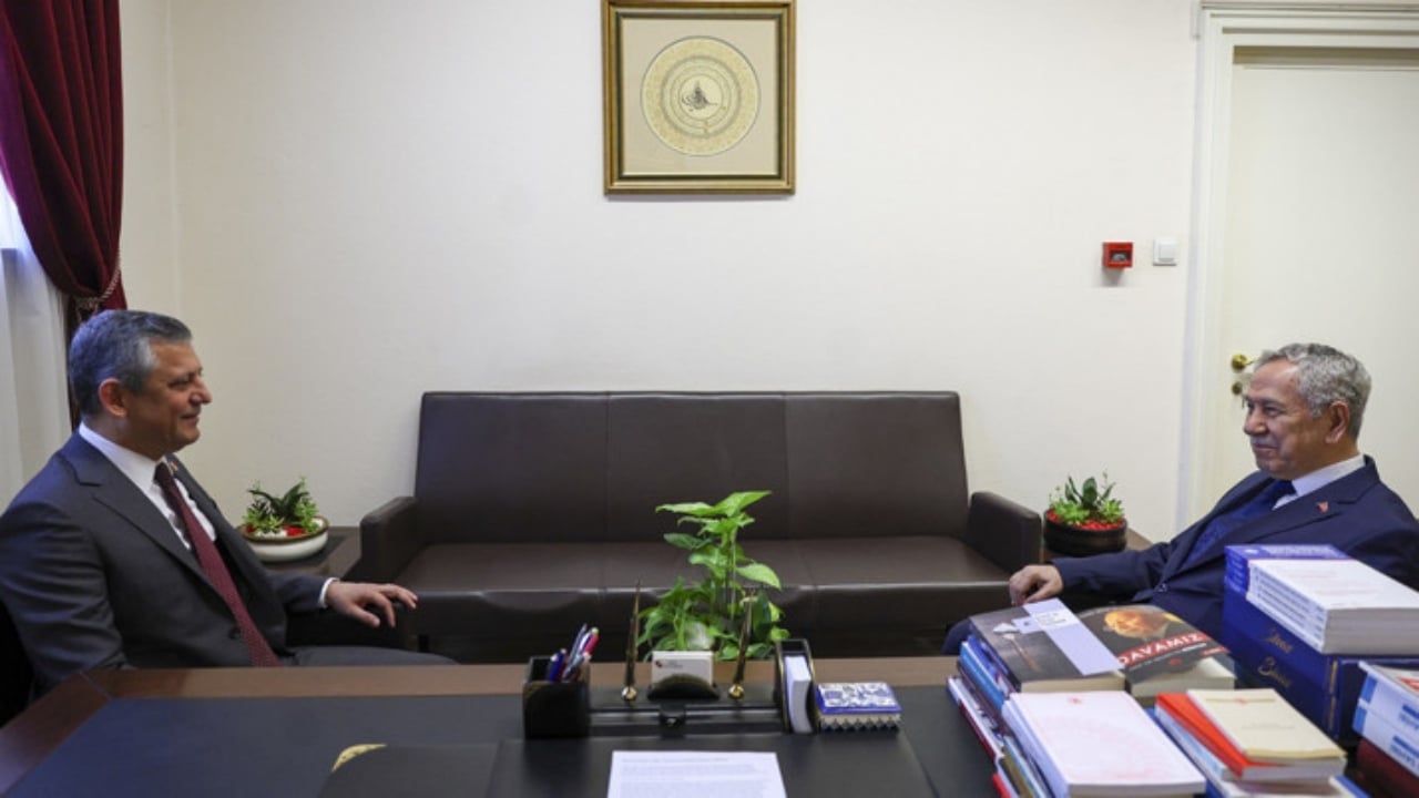 Foto - AK Parti’nin karın ağrısı Arınç, Özel’le görüşmüştü! CHP kanadından "Ramazan" kılıflı örtbas geldi 