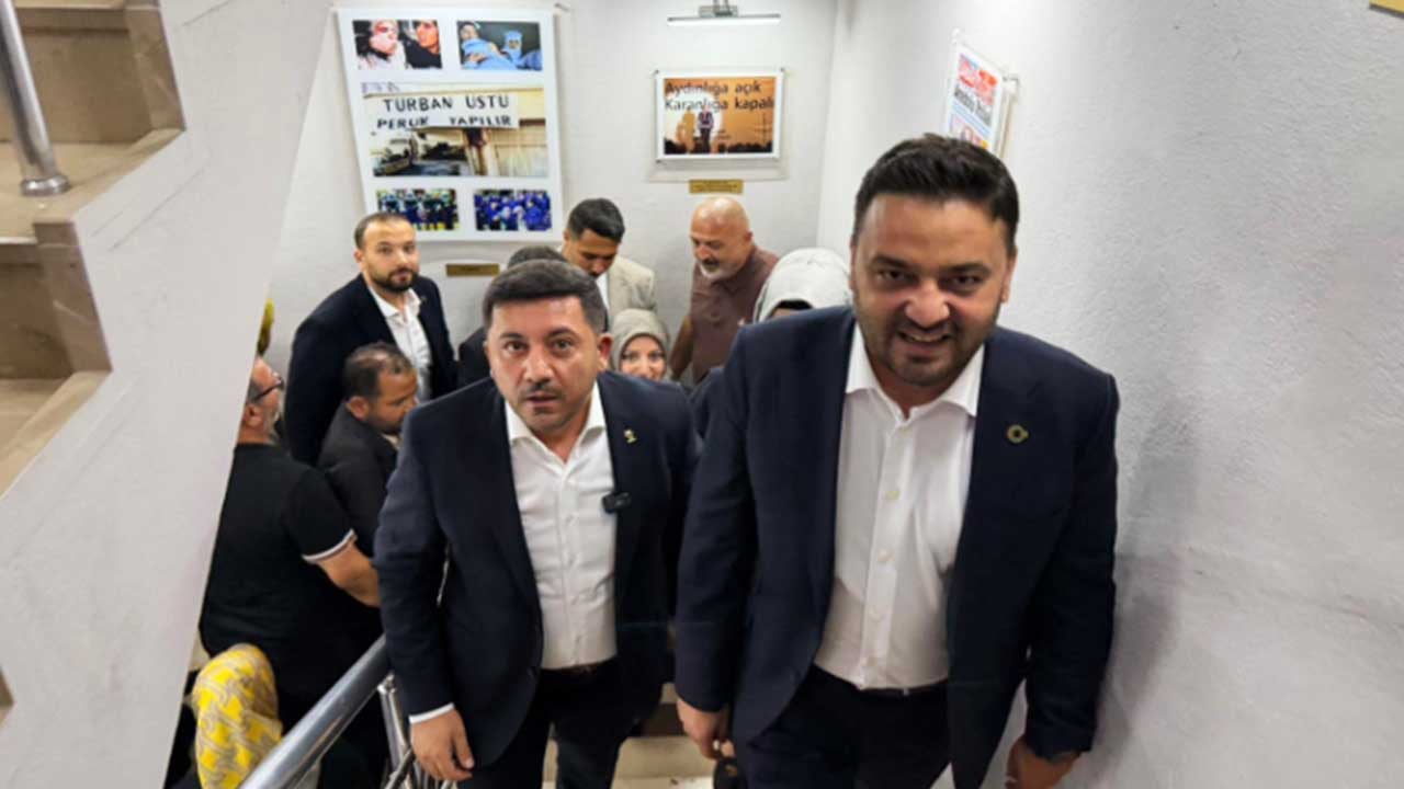 Foto - AK Parti'ye geçen Rasim Arı'dan el hareketi açıklaması: Hakikat eninde sonunda bütün yapaylıkların önüne geçer