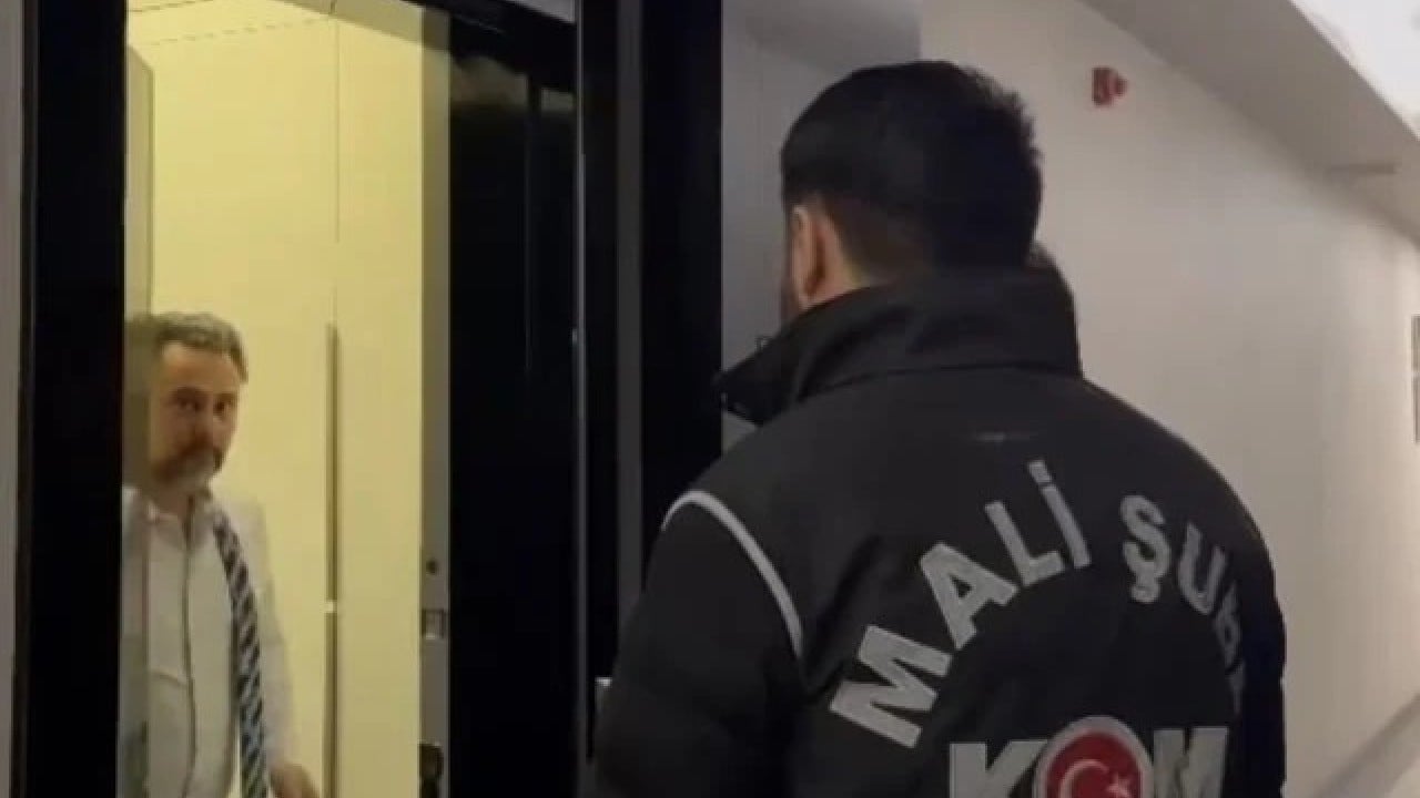 Foto - 'AK Parti'ye nasıl geçtin utanmaz' sözlerine 4 kelimelik o yanıtı verince resmen çılgına döndü