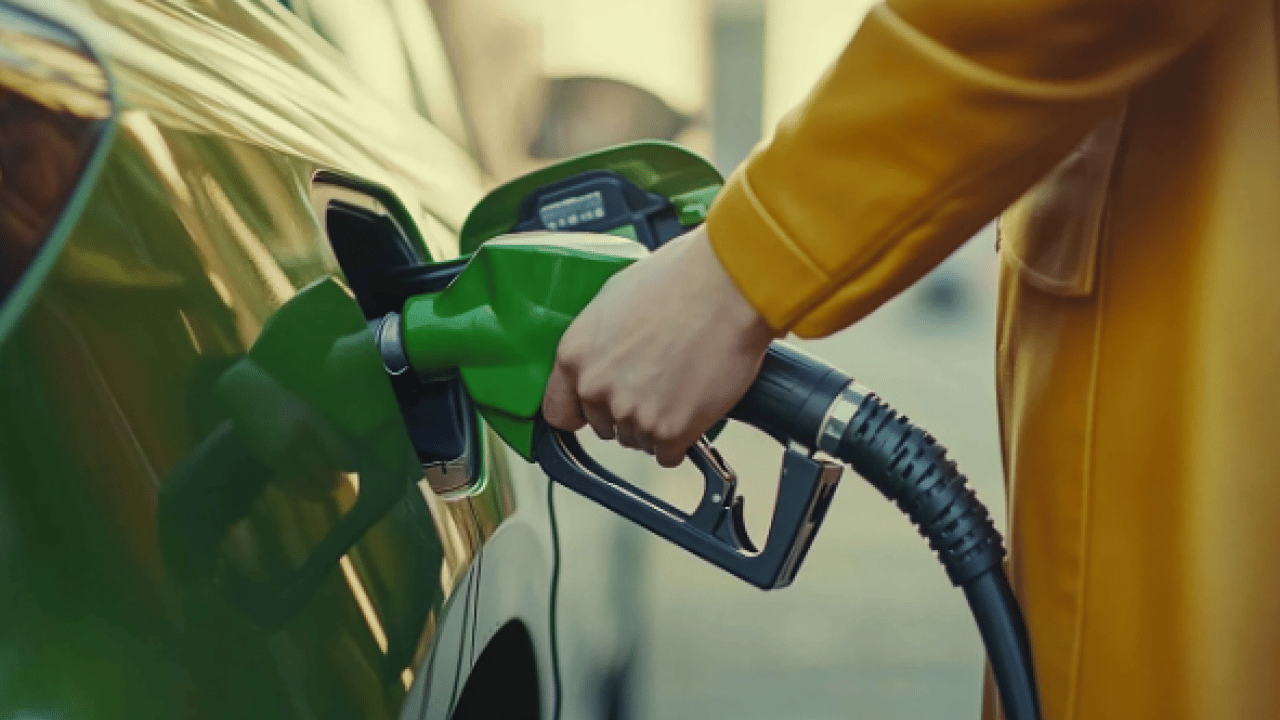 Foto - Akaryakıt fiyatları güncellendi! Benzin ve motorine dev indirim