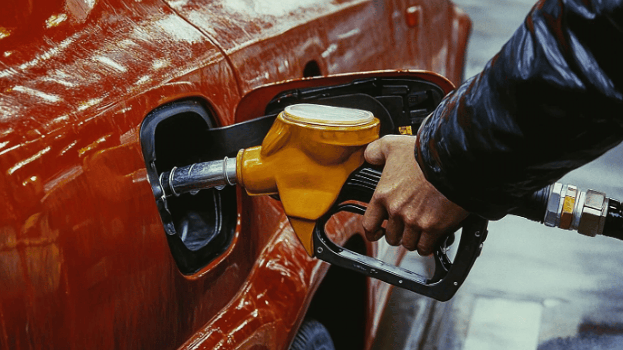 Foto - Akaryakıt fiyatları güncellendi! Benzin ve motorine dev indirim