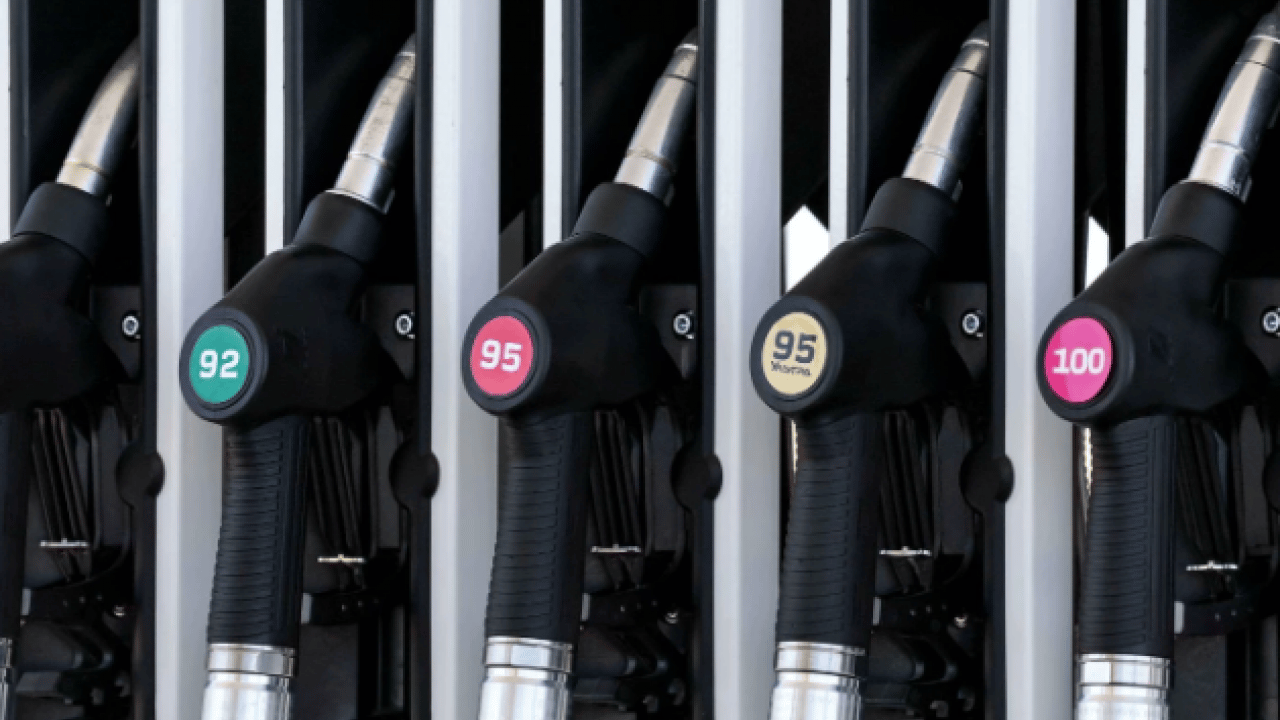 Foto - Akaryakıt fiyatları güncellendi! Benzin ve motorine dev indirim