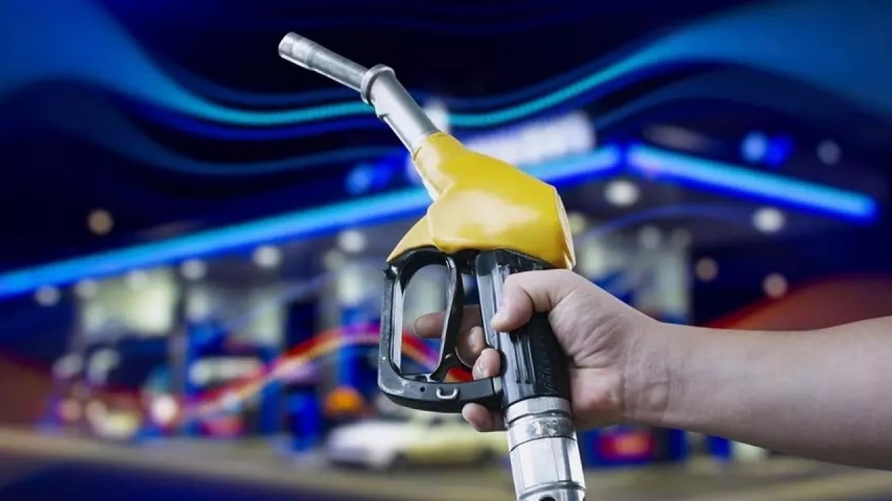Foto - Akaryakıt fiyatlarına okkalı zam geliyor: Duyan istasyonlara koşmaya başladı
