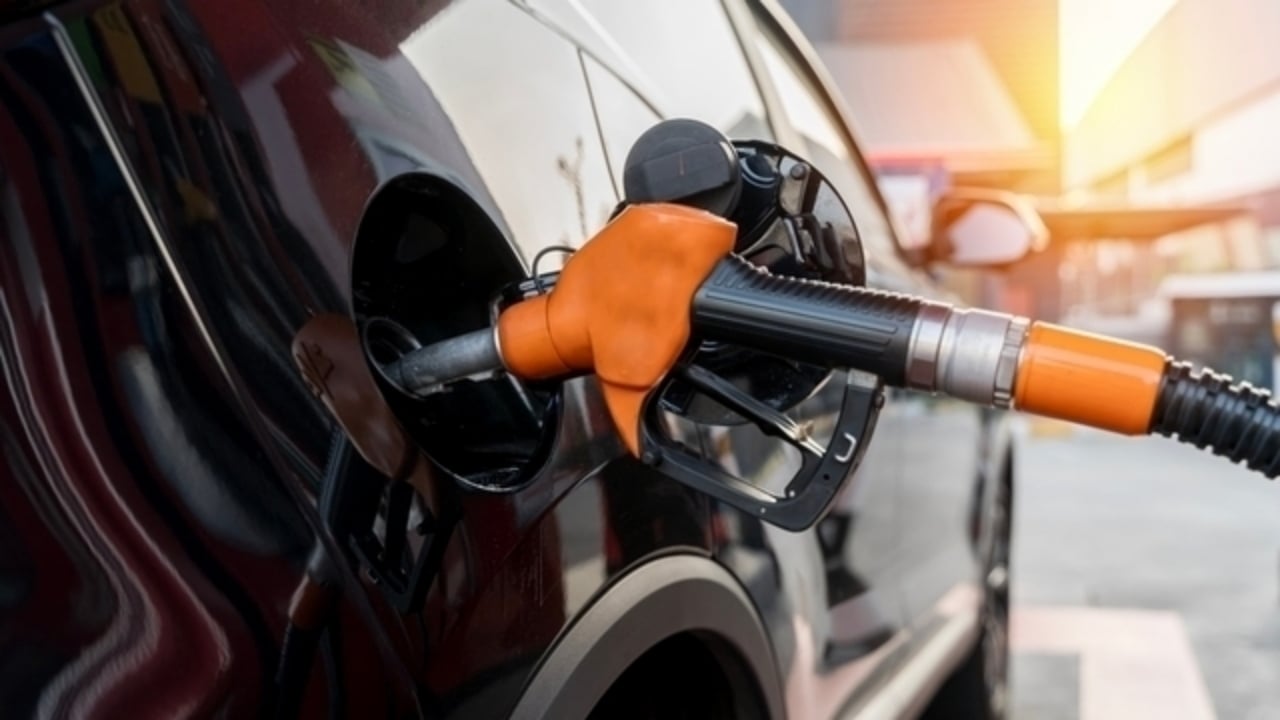 Foto - Akaryakıta çifte indirim geldi, tabelayı görenler resmen bayram etti