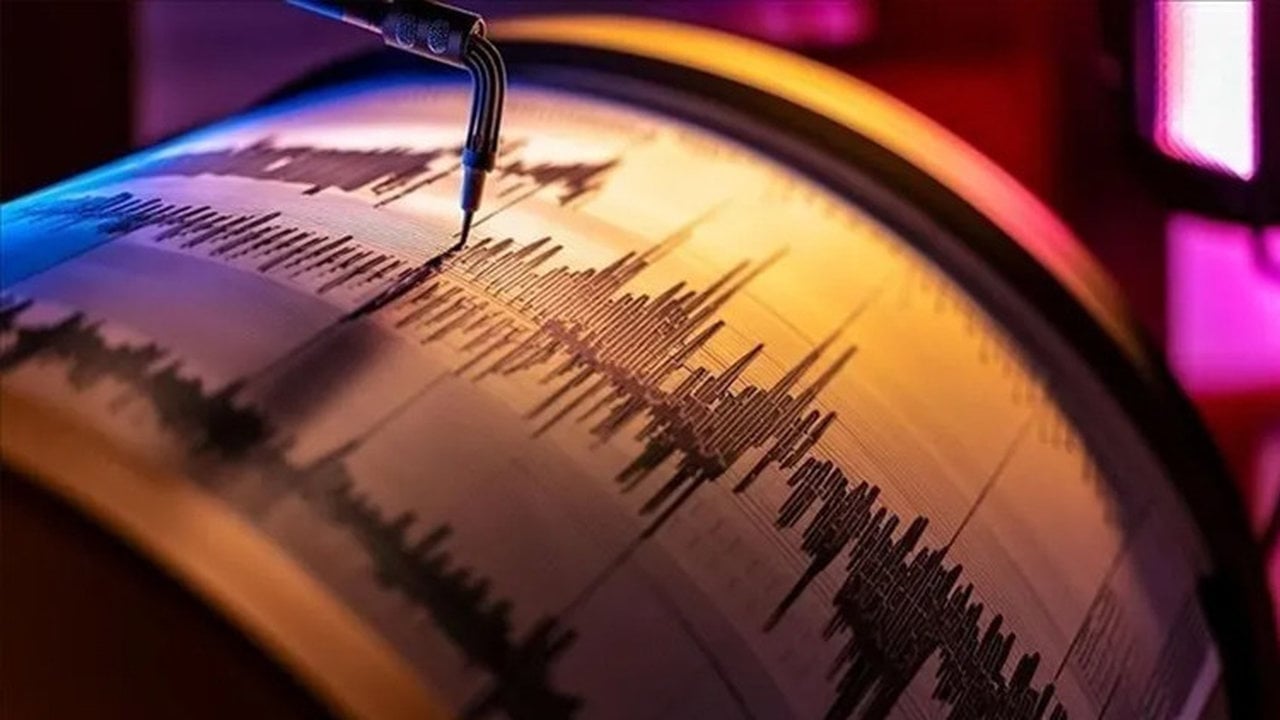 Akdeniz’de korkutan deprem! Zangır zangır sallandılar