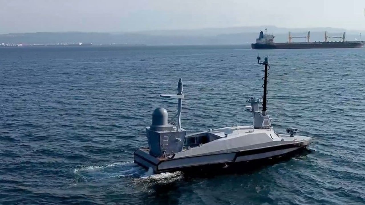 Foto - Akdeniz'de sıcak saatler: Türk roketi gemiyi batırdı, 555 kilometre hızla gelen hedef vuruldu