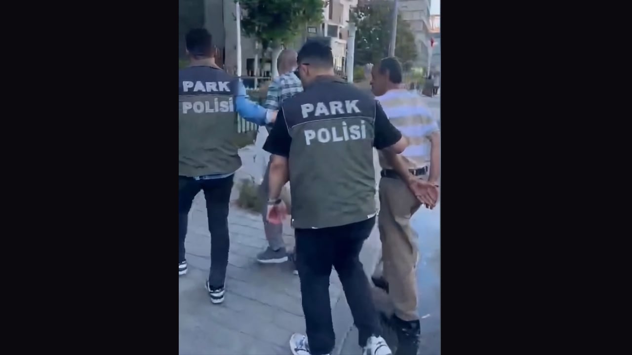 Foto - Akıllara Kemal Sunal geldi! Galata’da ‘bul karayı al parayı’ kumarı