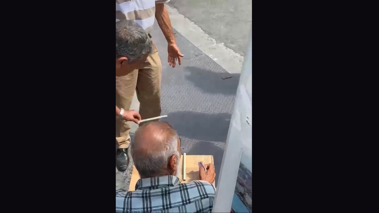 Foto - Akıllara Kemal Sunal geldi! Galata’da ‘bul karayı al parayı’ kumarı