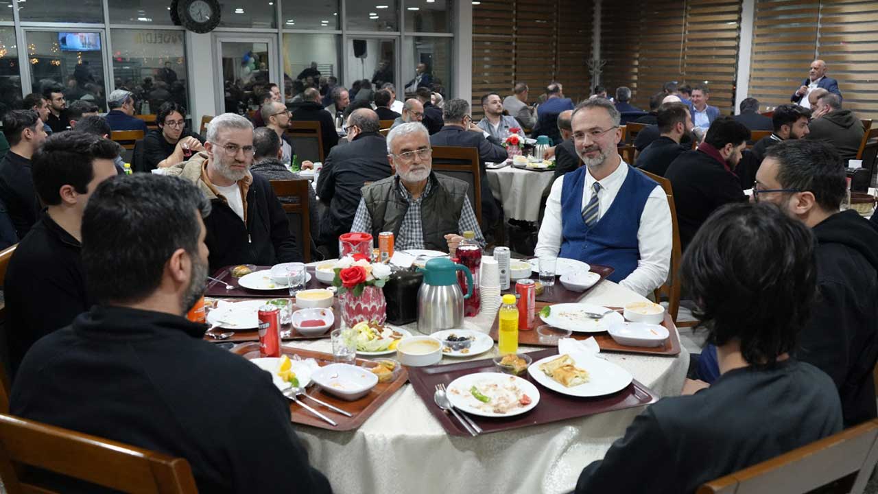 Foto - Akit ailesi iftarda buluştu