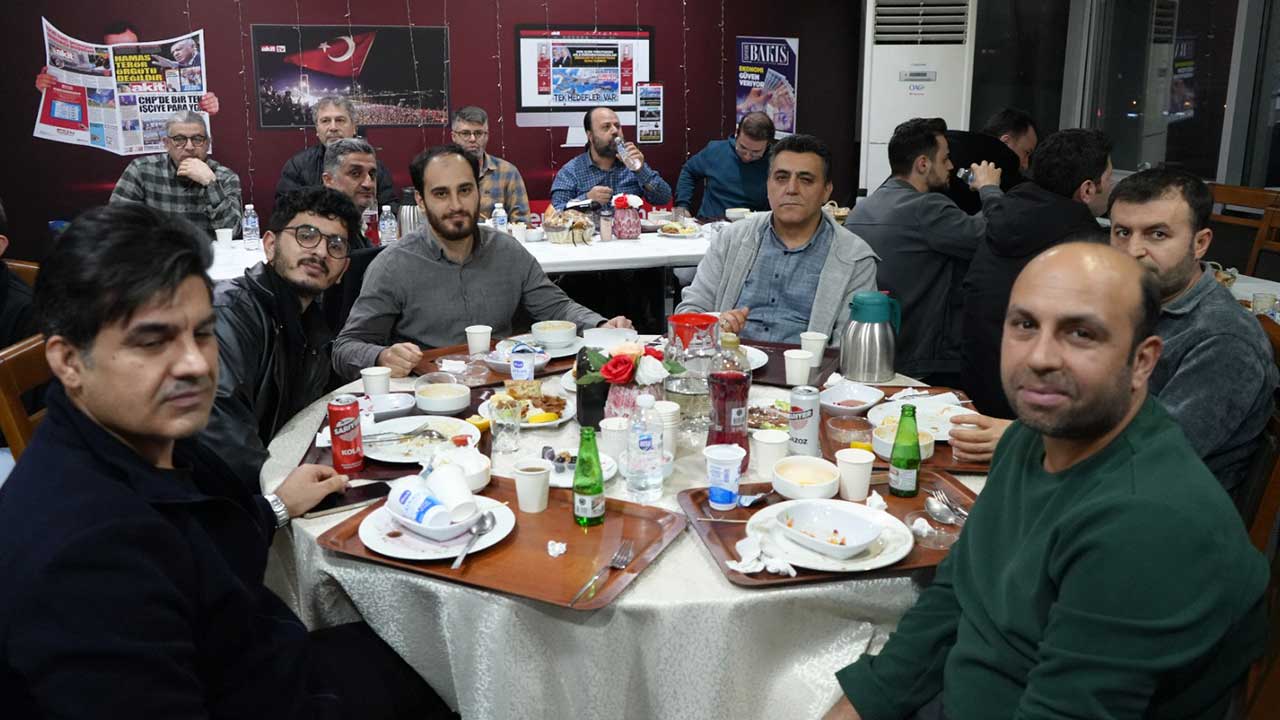 Foto - Akit ailesi iftarda buluştu