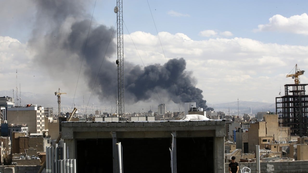 Foto - AKİT TV Savaşın ortasında kritik isme ulaştı: İranlı Vekilden ABD’ye Rest: 'Kara Harekâtı Mezarlığa Döner'