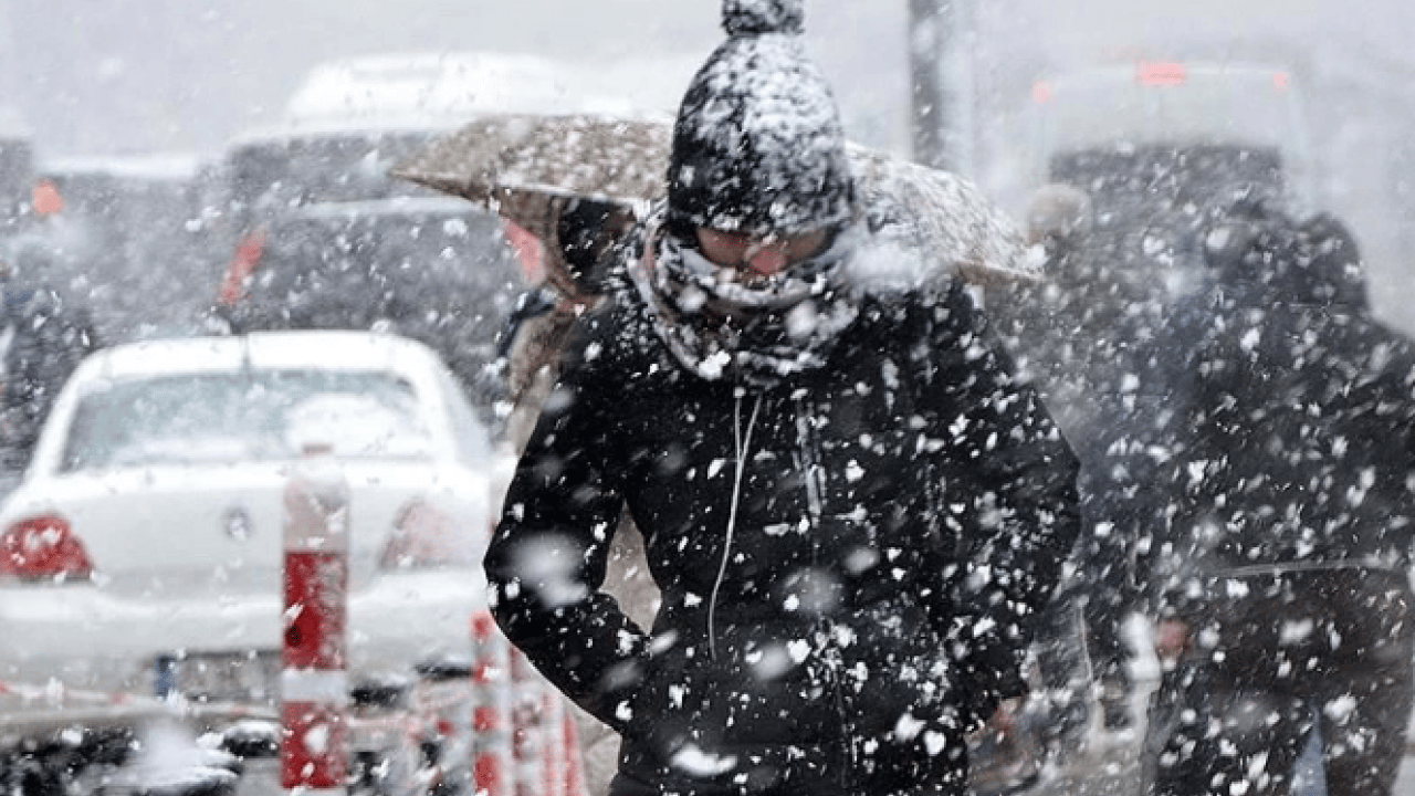 Foto - AKOM tarih verdi! İstanbul'a şiddetli kar geliyor