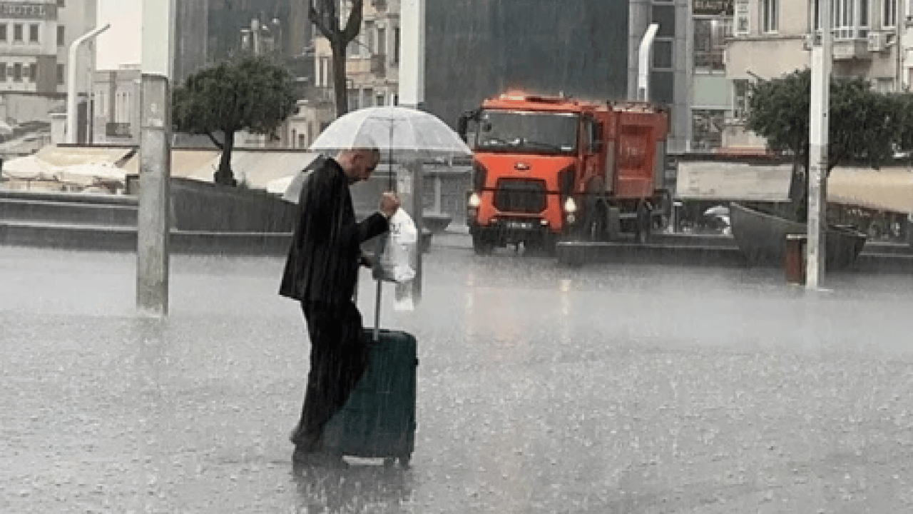 Foto - AKOM, tarih vererek uyardı: Bunaltıcı sıcaklar düşecek ama...