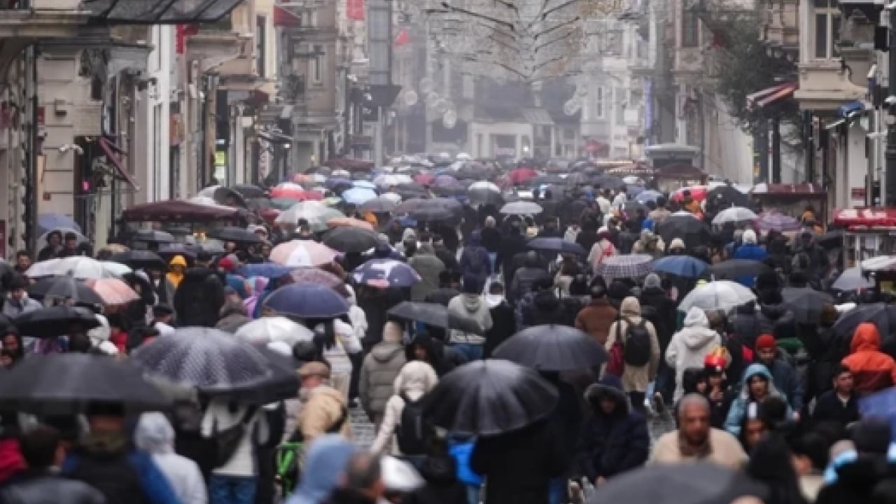 Foto - AKOM, tarih vererek uyardı: Bunaltıcı sıcaklar düşecek ama...