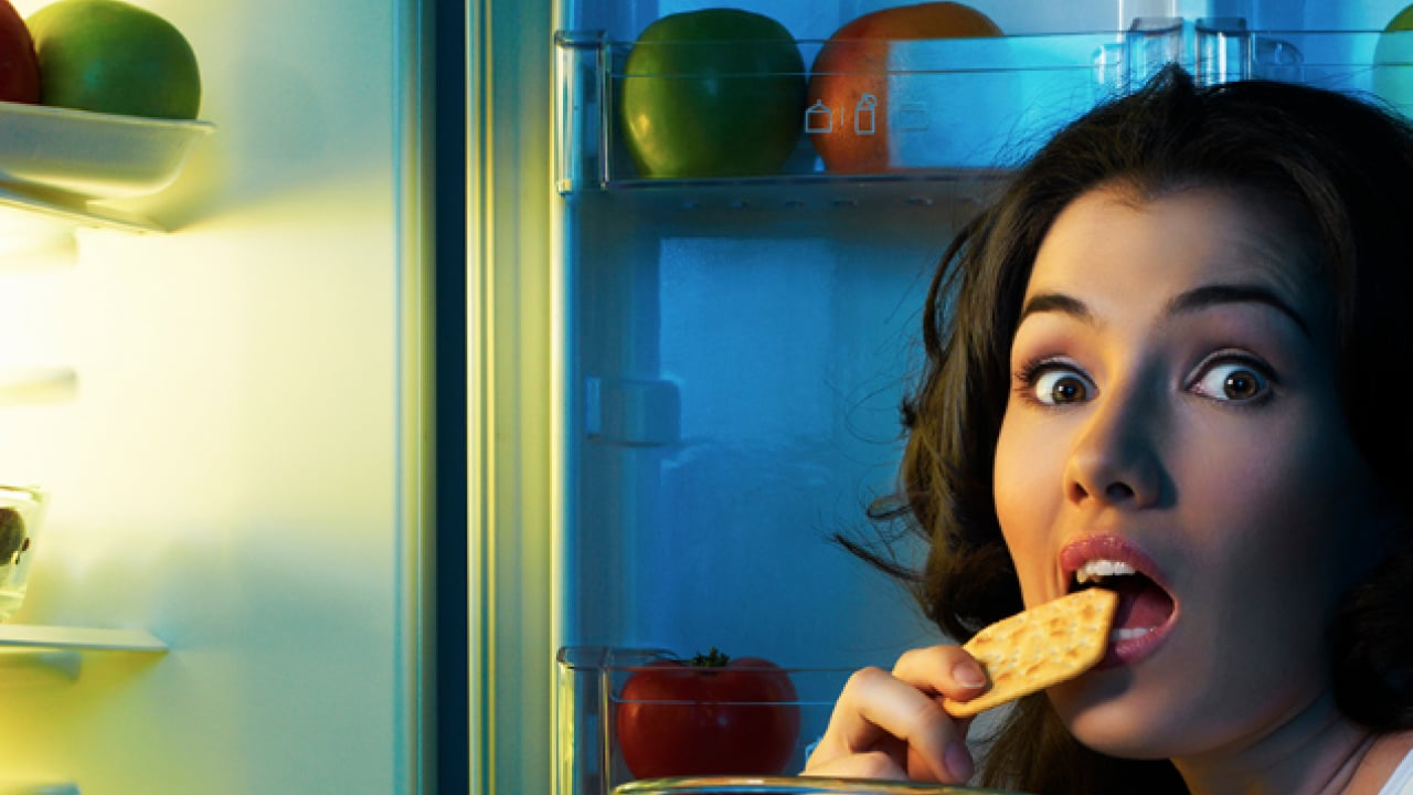 Foto - Akşam saatlerinde yemek yeme uyarısı! Bilim insanları kalbi vuruyor diyor! Parametreleri bozulur diye söylediler