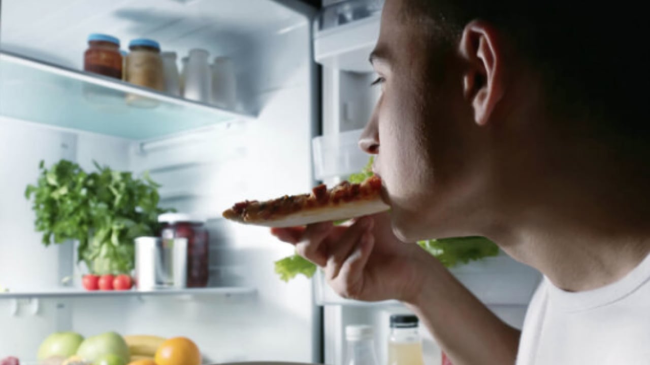 Foto - Akşam saatlerinde yemek yeme uyarısı! Bilim insanları kalbi vuruyor diyor! Parametreleri bozulur diye söylediler