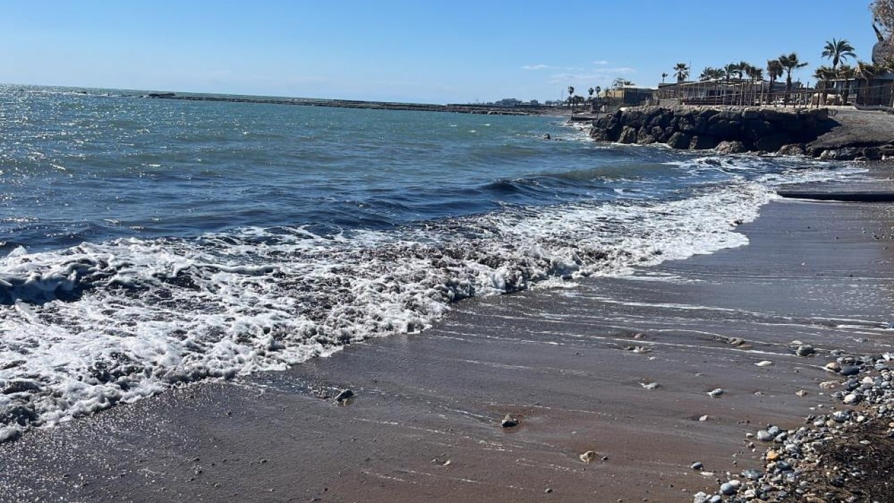 Foto - Alanya sahilinde denizdeki siyah tabaka korkuttu
