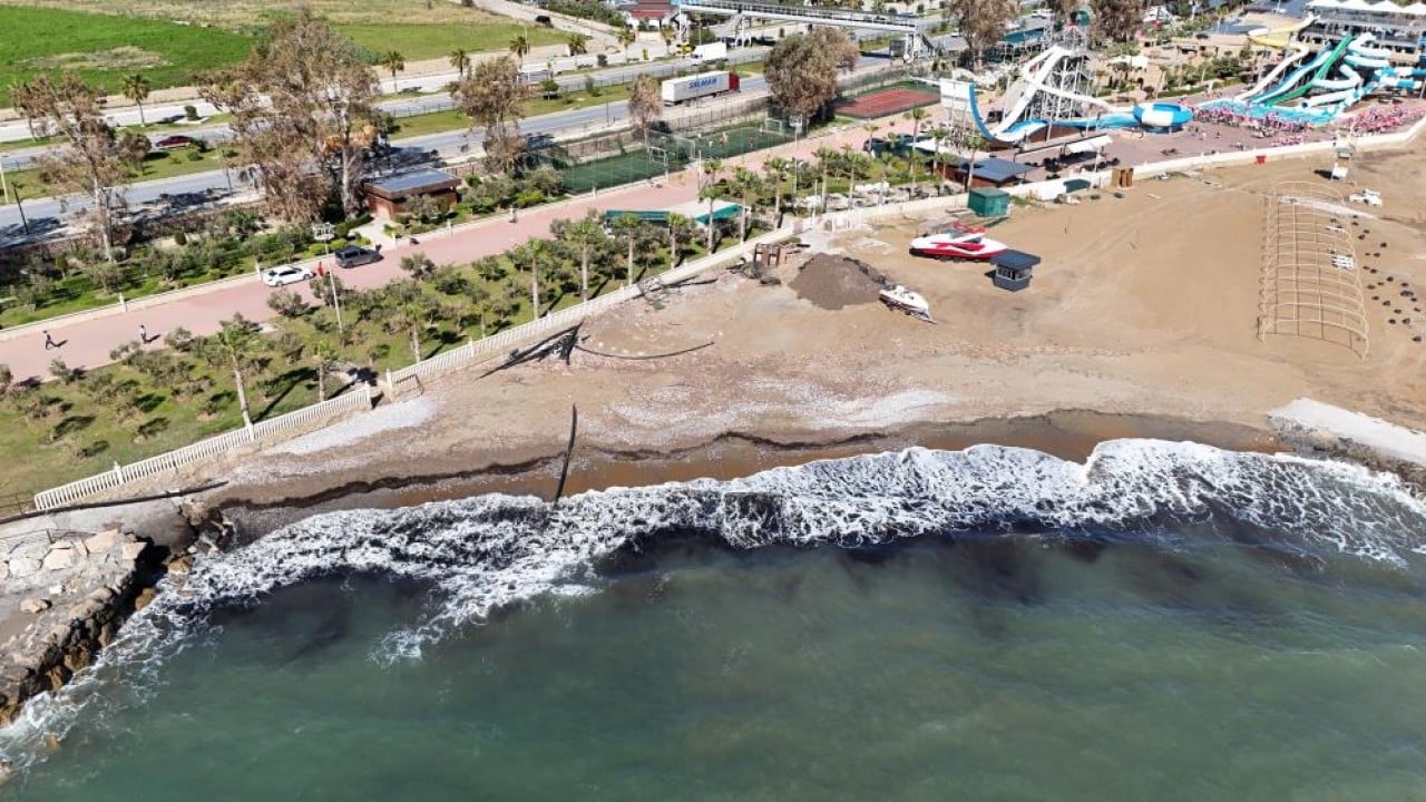 Foto - Alanya sahilinde denizdeki siyah tabaka korkuttu