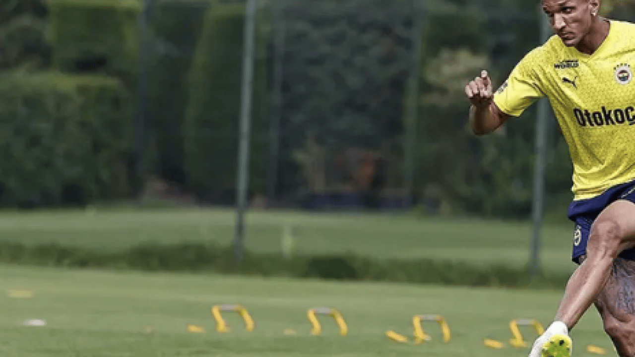 Foto - Alçaklık değil mi bu? İlginç iddia geldi kadro dışı bırakılan bu isimden...