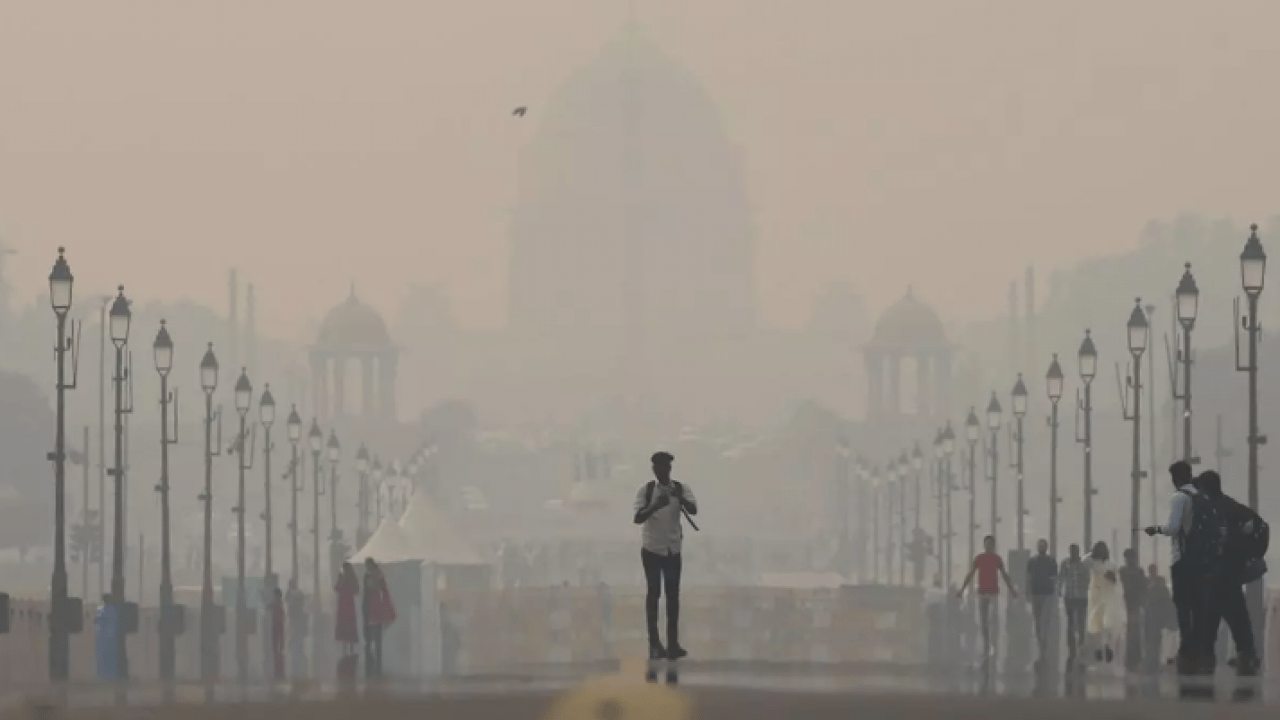 Foto - Aldıkları hava zarar: Hindistan'da 148 uçuş iptal edildi!