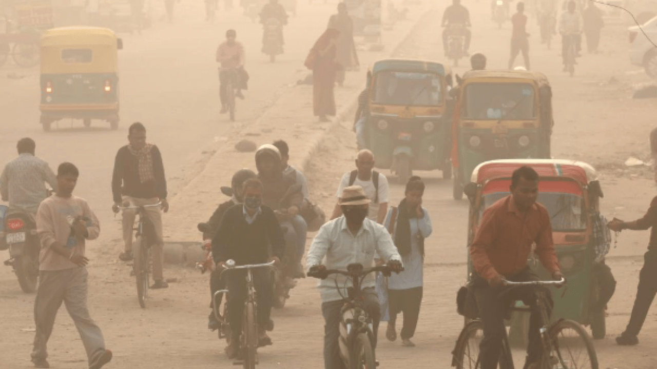 Foto - Aldıkları hava zarar: Hindistan'da 148 uçuş iptal edildi!