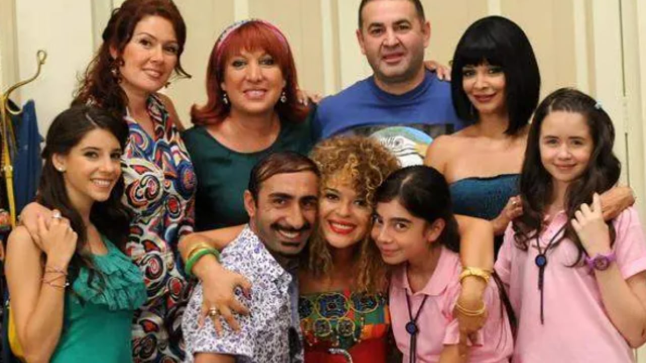Foto - Genç oyuncudan şok eden set itirafı: 'Bizi karavandan attırdı!'