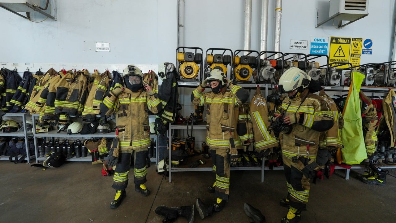 Foto - Alev bükücü kadınlar iş başında!