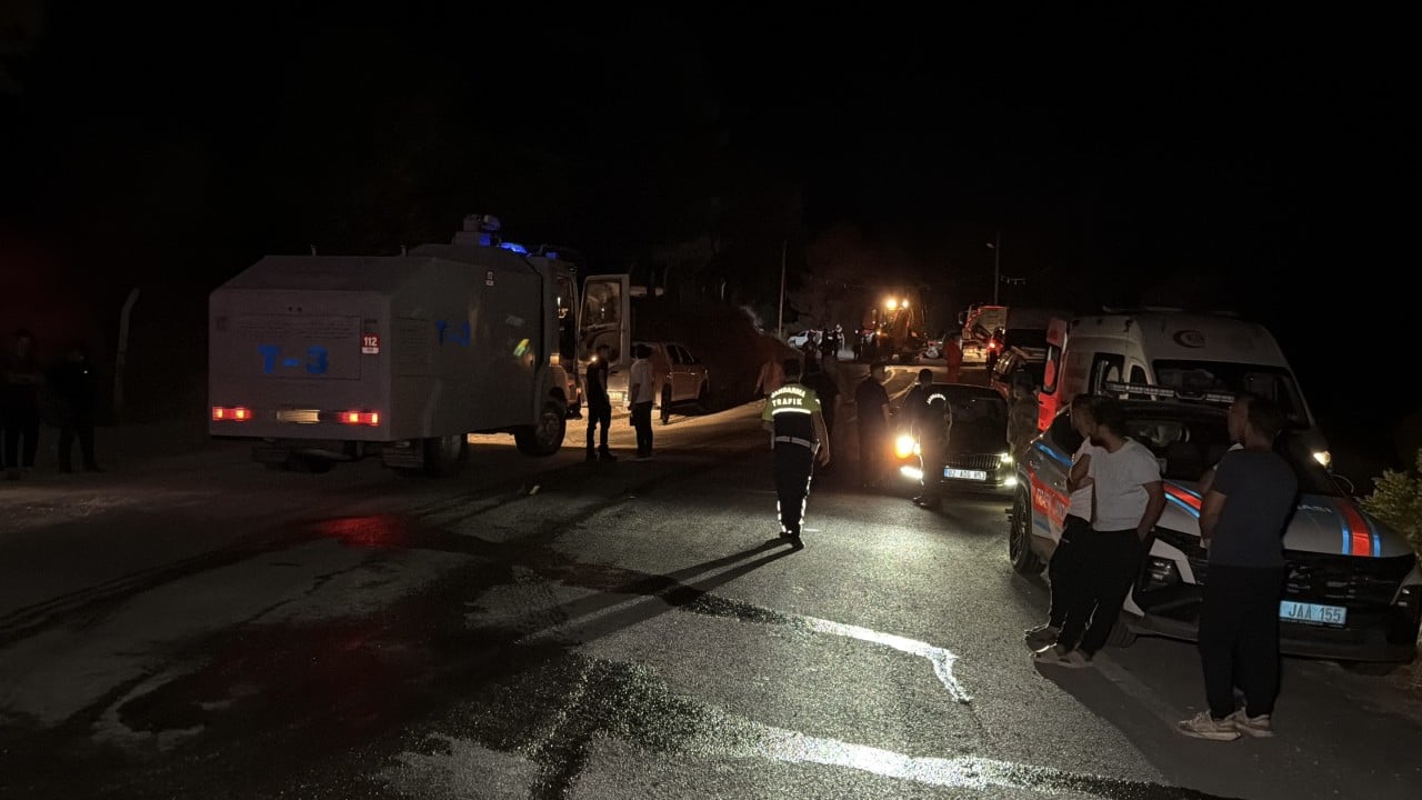 Foto - Ali Dağı’nda korkutan yangını! Geceyi aydınlatan alevler yoğun müdahaleyle söndürüldü