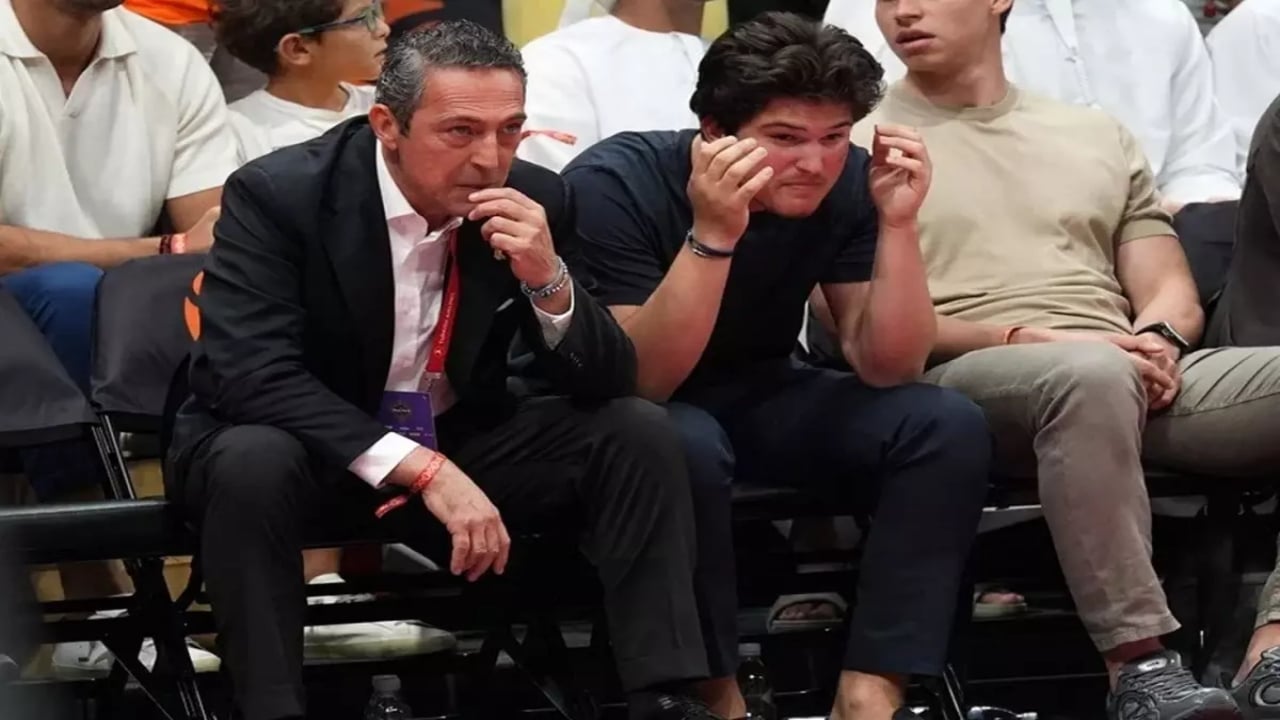 Foto - Ali Koç’un oğlunun giydiği Türkiye forması olay oldu! Formanın arkasındaki yazı "pes" dedirtti