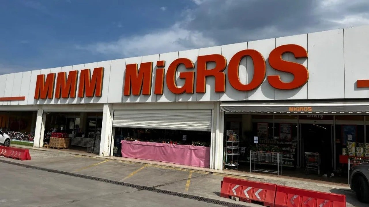 Foto - Alkol ve boykot ürünlerini satmasıyla tepki çekiyordu: Migros'tan ünlü şubesine 50 milyon lira
