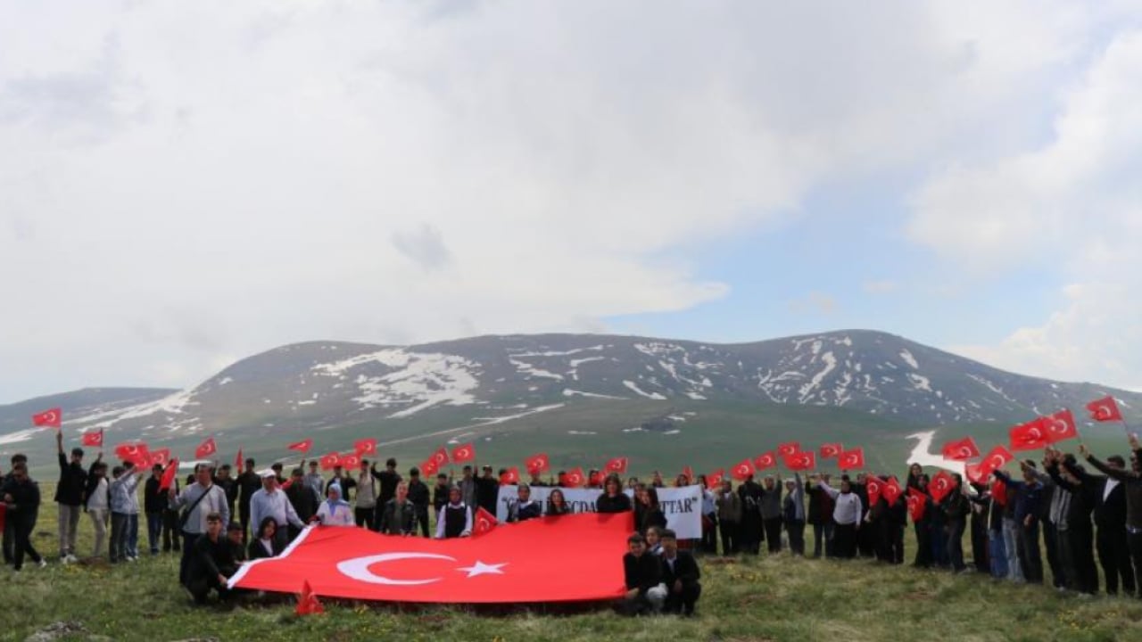Allahuekber şehitleri için yürüdüler! Gençlik ecdada minnettar!