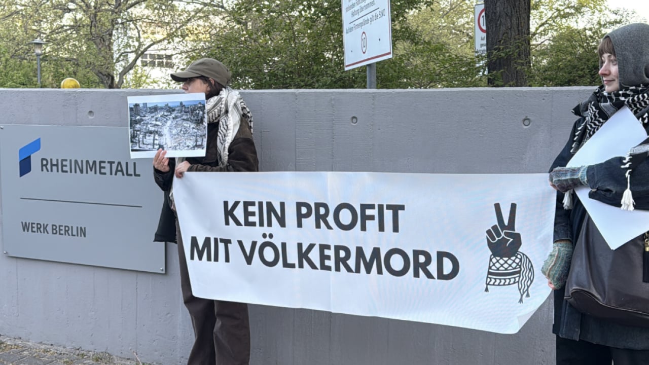 Foto - Alman silah şirketine insanlık dersi: Berlin’de dikkat çeken sloganlar 