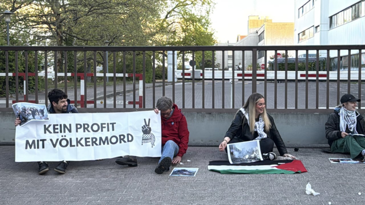 Foto - Alman silah şirketine insanlık dersi: Berlin’de dikkat çeken sloganlar 