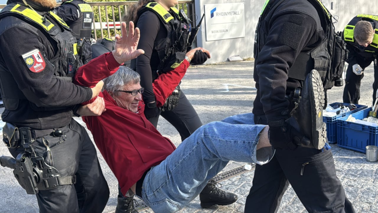 Foto - Alman silah şirketine insanlık dersi: Berlin’de dikkat çeken sloganlar 