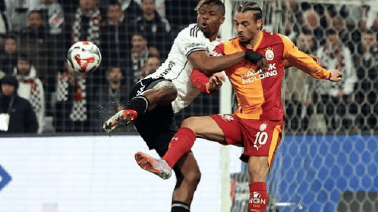 Foto - Almanlar bile gördü, Ozan Efendi görmedi! Şok eden gelişme... Kırmızı kart tiyatrosu!