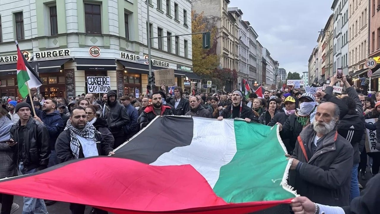 Foto - Almanlar 'siyoniste' karşı